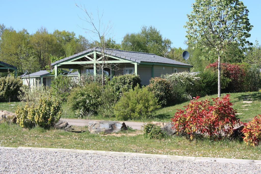 Cottages Du Lac De Miel Beynat Eksteriør billede